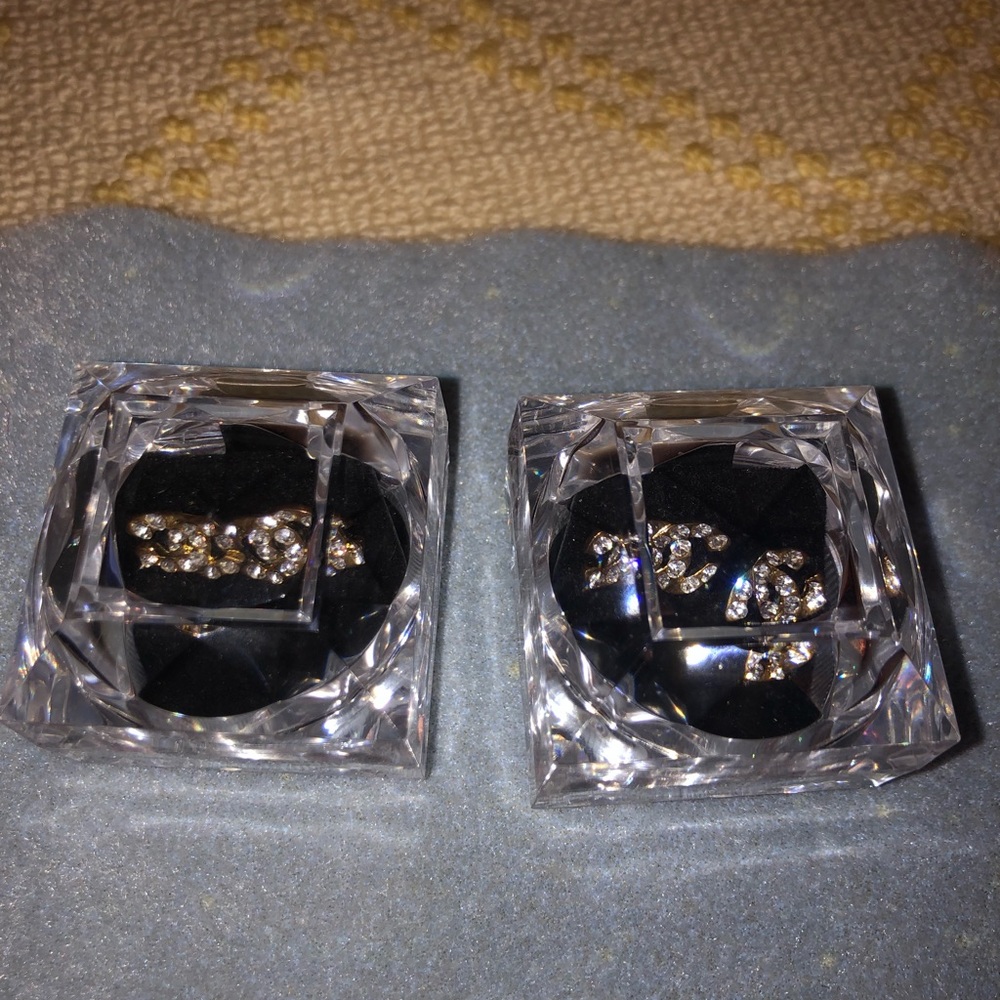 2 pair fashion earrings - Picture 3 of 8